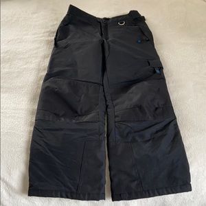 Slalom black youth ski pants.  Minimal wear.